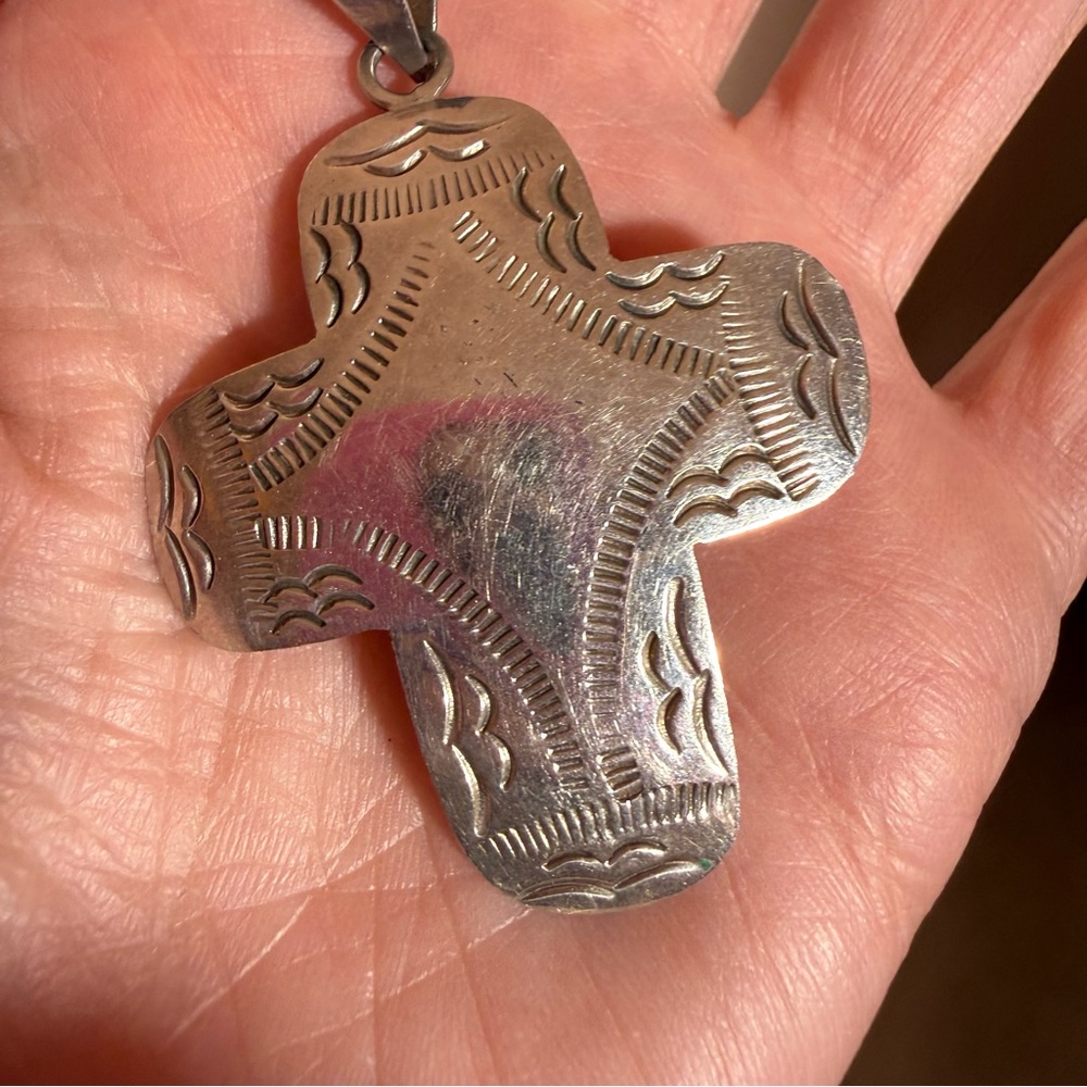 Taxco Vintage 80’ Southwestern Sterling silver oversized cross pendent necklace - Picture 11 of 17